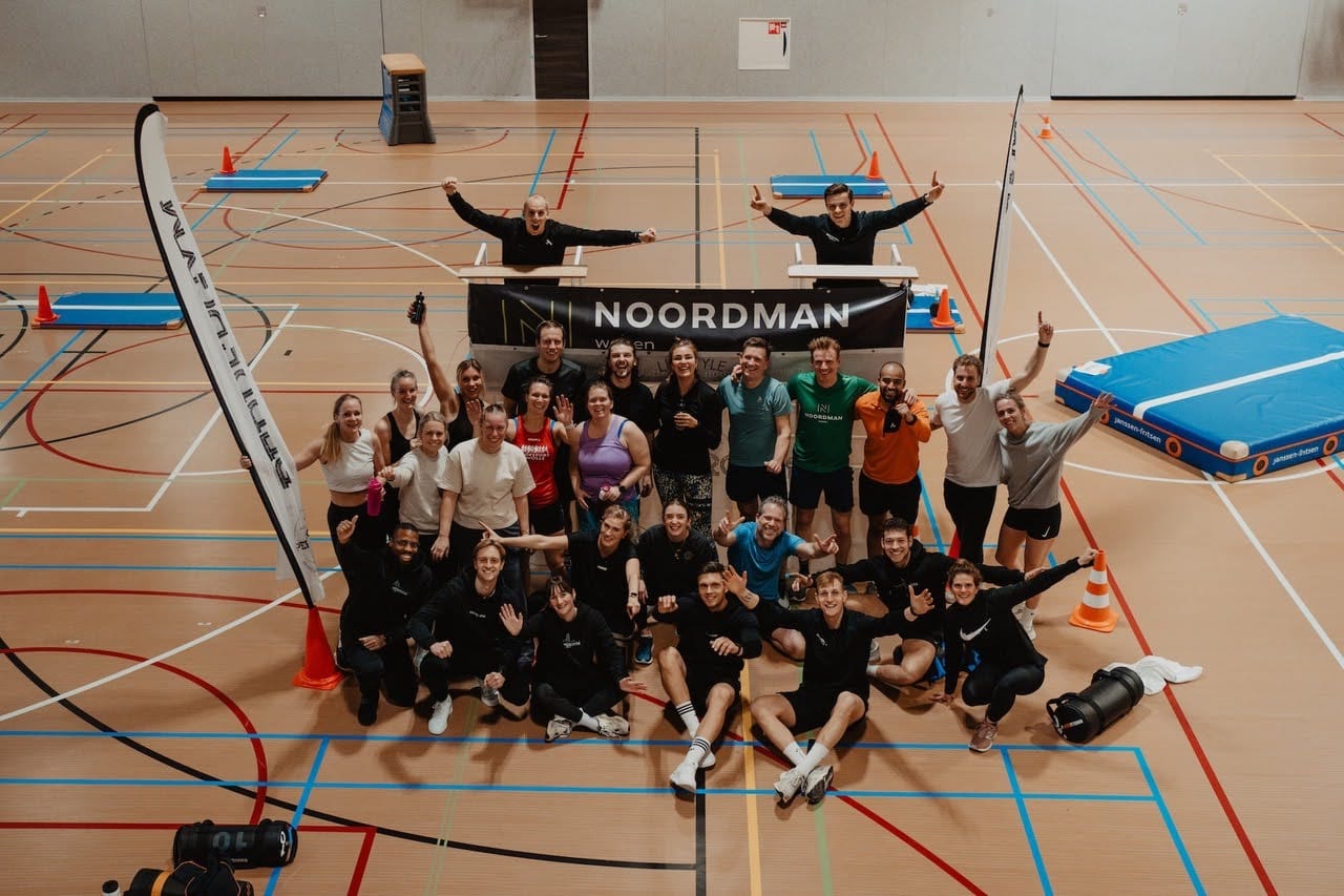 Groepsfoto van de halve HYROX bij Peppergym